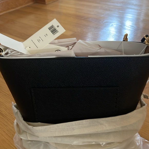 Tory Burch magnet closure bag/cross body - Picture 13 of 17